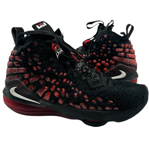 Nike GS LeBron 17 Red Black Kids Size 6.5 Youth - Picture 2 of 9